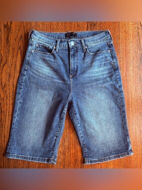 Banana Republic High-Rise light stretch Denim Bermuda/Jort Shorts Size 28/6